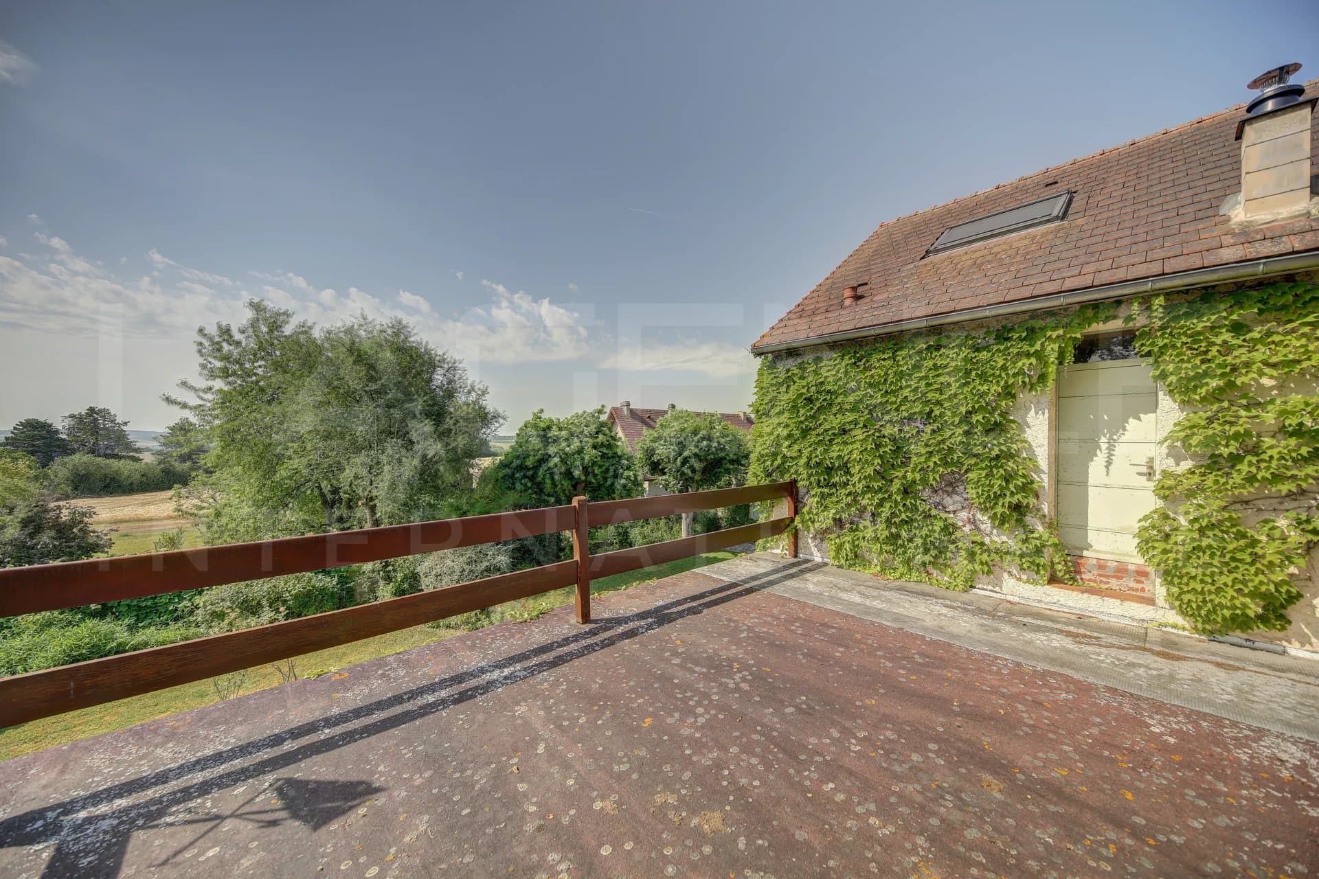 JOLIE PROPRIETE AVEC BEAU JARDIN PAYSAGE - Image 13