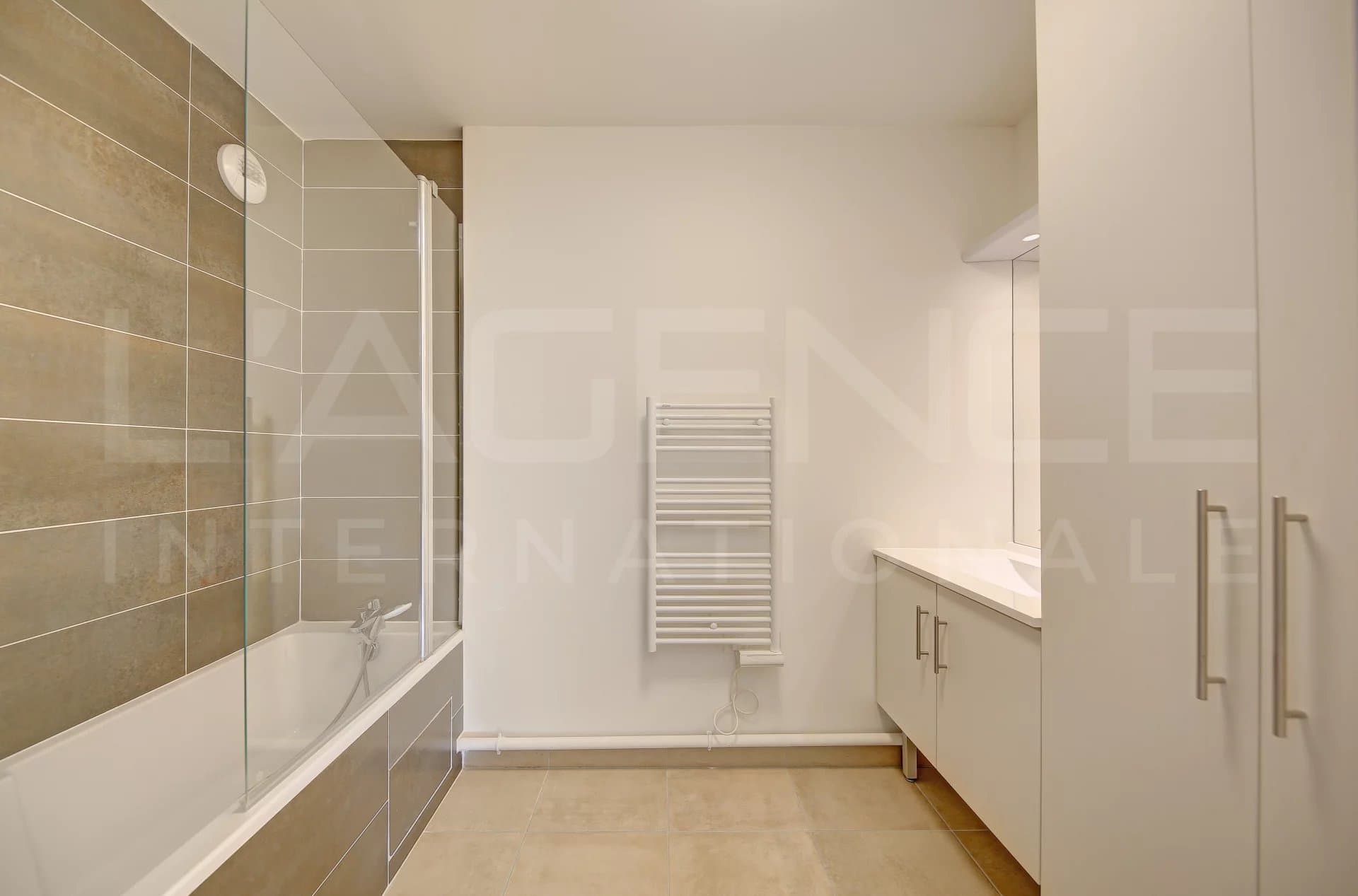 APPARTEMENT RECENT AVEC VUE DEGAGEE - Image 11