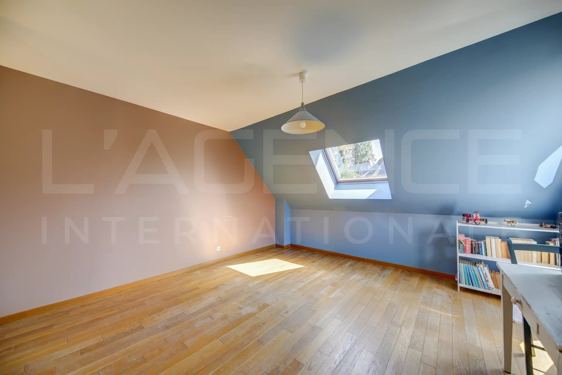 MAISON FAMILIALE AVEC VUE PANORAMIQUE ET PISCINE - Image 18