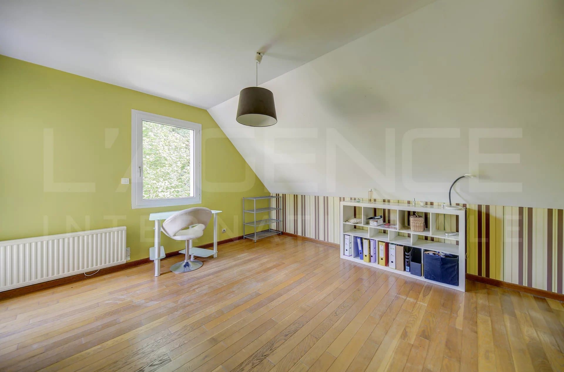 MAISON FAMILIALE AVEC VUE PANORAMIQUE ET PISCINE - Image 21