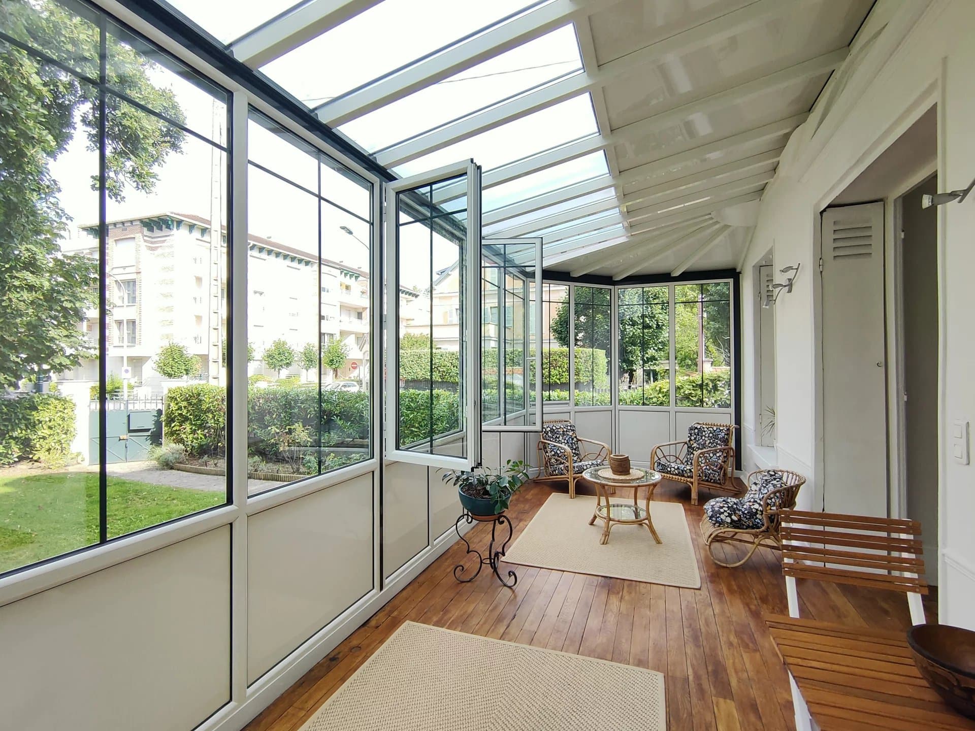 LE VESINET - LOCATION MEUBLEE AVEC JARDIN - Image 8